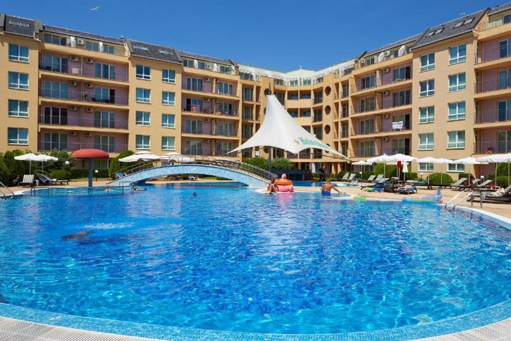 Pollo Resort, Summer Wind Apartaments Slântsjev Brjag Eksteriør bilde